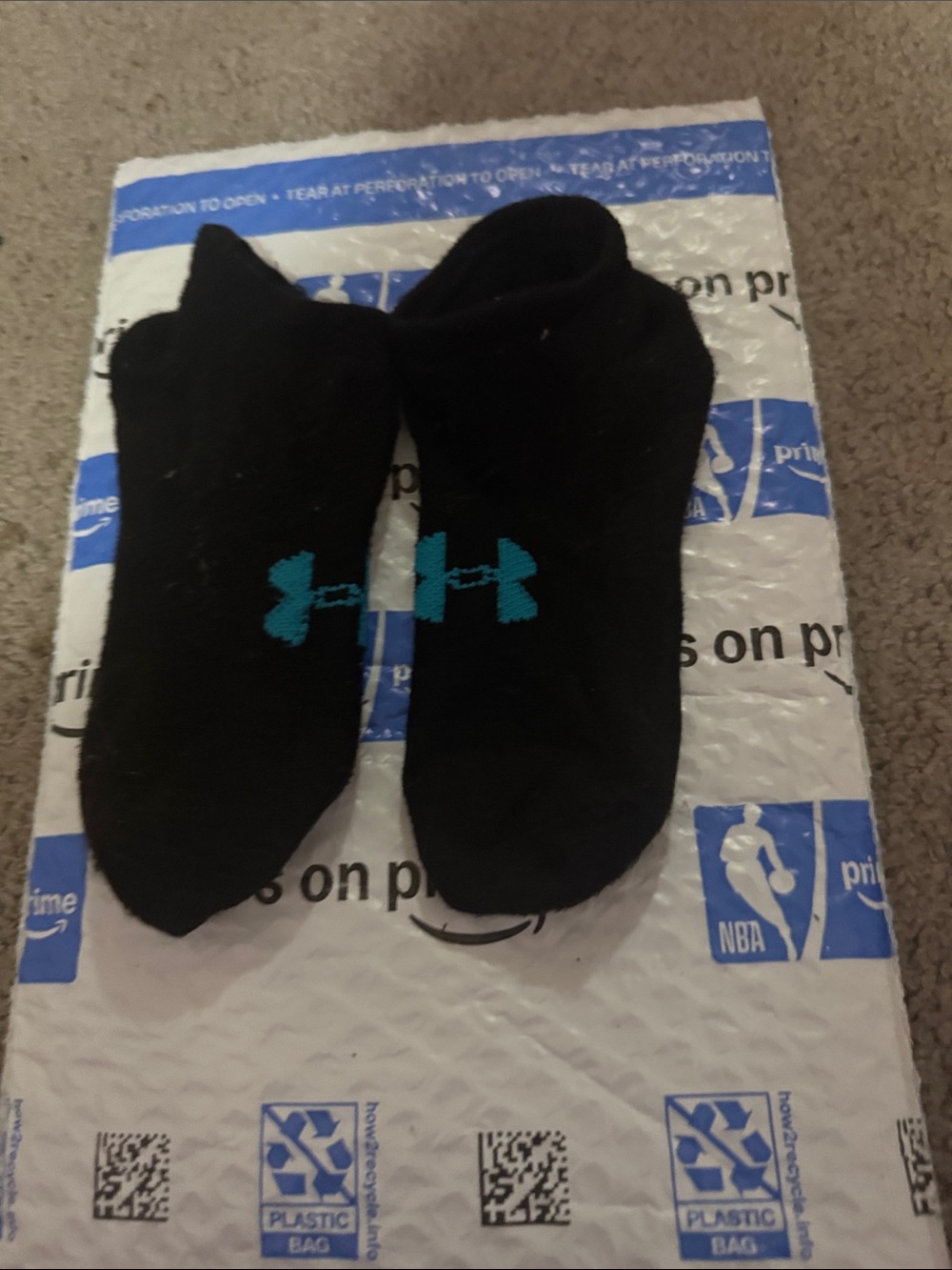 Under Armour women Black Low-Cut Socks with Teal Logo